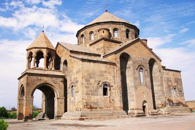 Echmiadzin, Zvartnots, Khor Virap - Khor Virap: Pilgrimage Time at Armenia’s Most Famous Prayer Site
