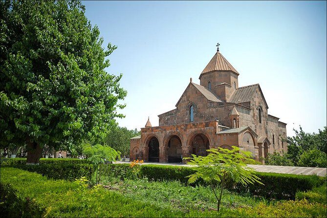 Group Tour: Echmiadzin Cathedral & churches, Zvartnots Temple - Guide and group size: bilingual explanations, radios, and how to get the most
