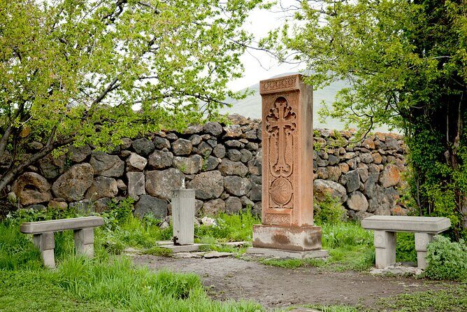 Group Tour: Hovhannavank, Saghmosavank, Chocolate House, Aghtsk - Stop 1: Hovhannavank monastery and John the Baptist’s legacy