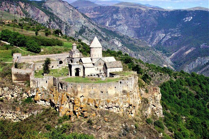 Group Tour: Shaki waterfall, Tatev monastery & ropeway, Hin Areni winery - Shaki Waterfall: a quick nature hit near Sisian