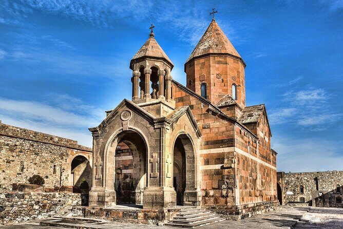 Guided tour: Khor Virap, Noravank Monastery, Areni, Jermuk - A long but well-paced Armenia day from Yerevan