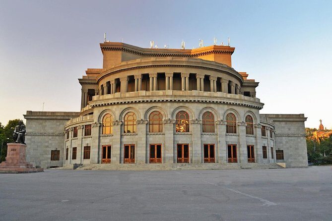 Private sightseeing and walking tour in Yerevan - Pickup and getting around: comfort, traffic, and how to stay focused