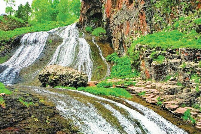 Private tour Jermuk, waterfall, Tatev Monastery and TaTev Ropeway - Time on the road from Yerevan: plan for an 11-hour day