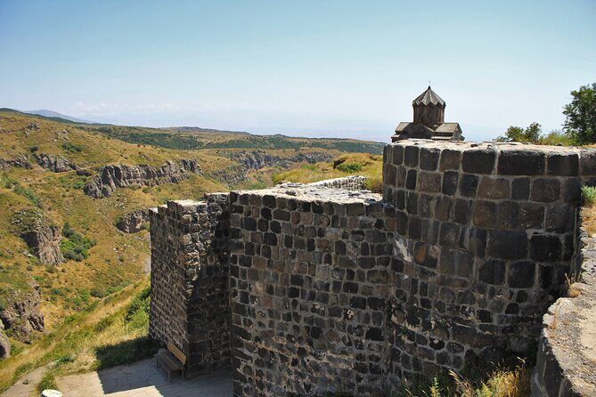 PRIVATE TOUR: Saghmosavank , Alphabet monument, Amberd fortress - Comfort, timing, and what to wear in the Aragats zone