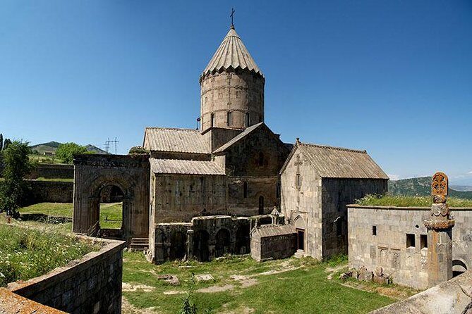 Private Tour to Areni winery, Tatev (ropeway), Khndzoresk (cave city) - Old Khndzoresk Caves: Man-Carved Rooms in a Cave City
