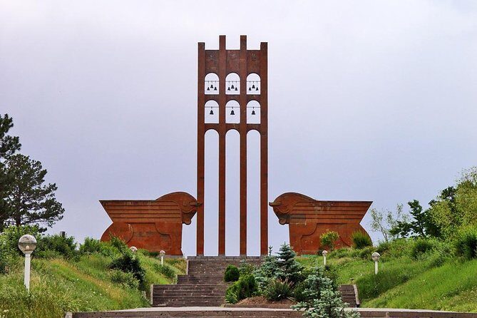 Private tour to UNESCO heritage Echmiadzin churches, Zvartnots and Sardarapat - Key highlights at a glance