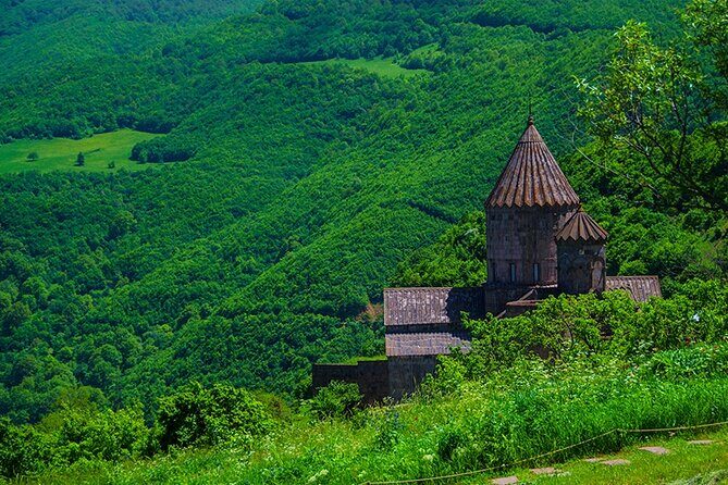 Tatev & Shaki Waterfall Guided Group Tour with Wine Tasting - Areni Winery wine tasting: what you’re tasting and why it fits this route