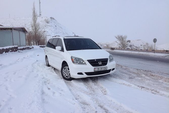 Transfer from Yerevan to Tbilisi with 2 sightseeing stops - Key highlights at a glance