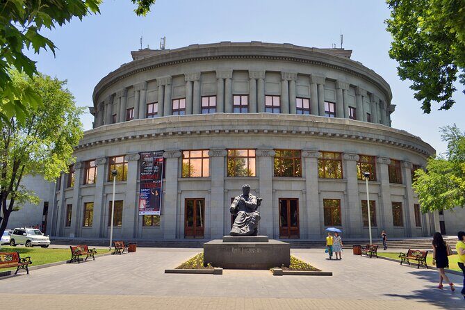 Yerevan: Private Sightseeing Tour - Opera and the Freedom Square area: not just a building